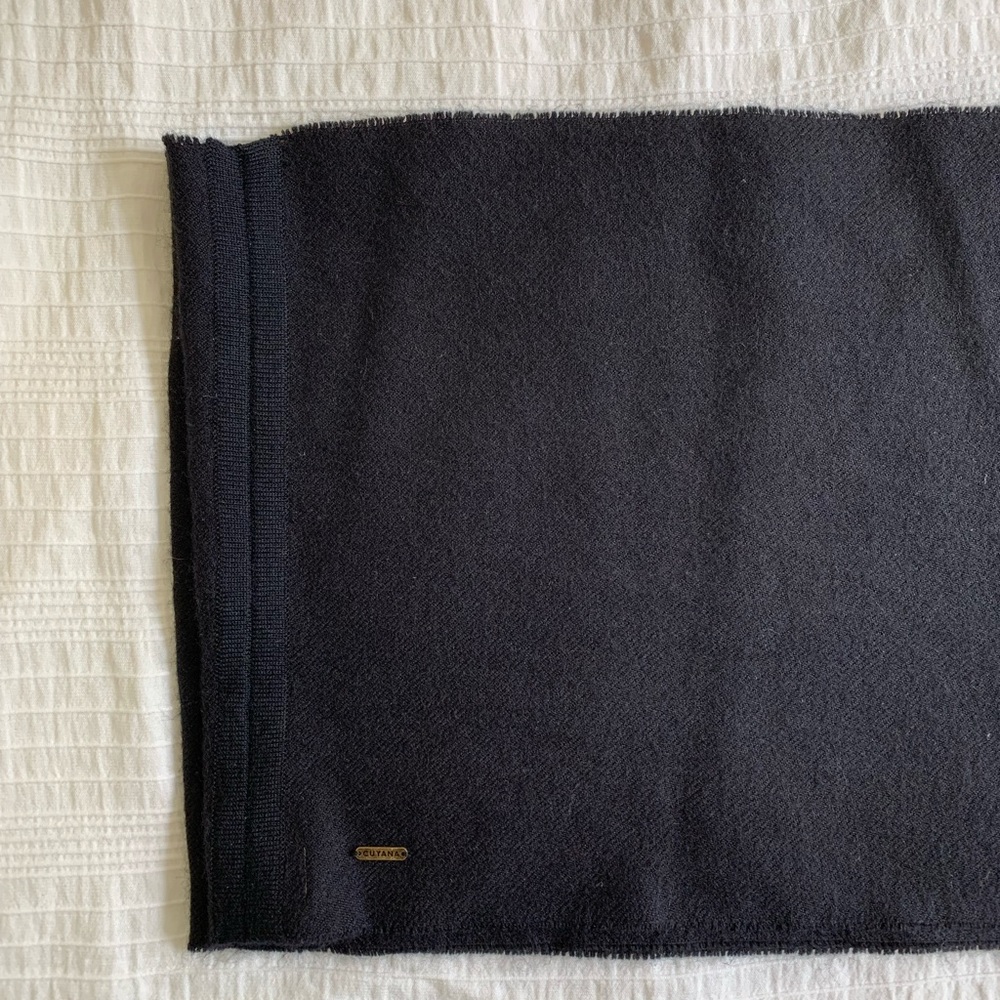 Cuyana Baby Alpaca Infinity Scarf - great condition